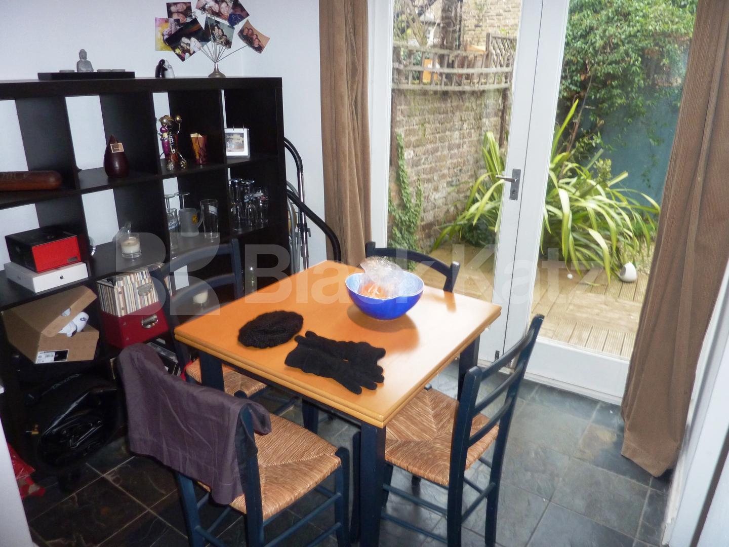 			GARDEN FLAT!, 1 Bedroom, 1 bath, 1 reception Flat			 Kingsdown Road, ARCHWAY